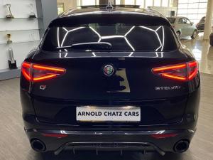Alfa Romeo Stelvio 2.0T Veloce Q4 - Image 12