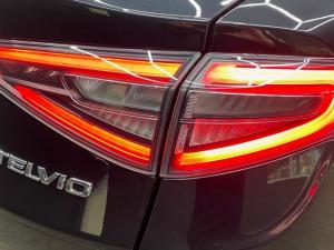 Alfa Romeo Stelvio 2.0T Veloce Q4 - Image 13