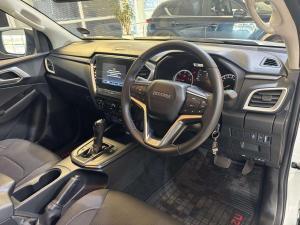 Isuzu D-Max 3.0TD double cab LS 4x4 auto - Image 14