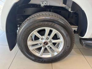 Isuzu D-Max 3.0TD double cab LS 4x4 auto - Image 5