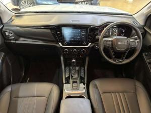 Isuzu mu-X 1.9TD LS - Image 12