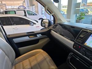 Volkswagen Caravelle 2.0BiTDI Highline 4Motion - Image 12