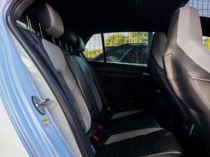 Volkswagen Golf 1.4TSI R-Line - Image 11