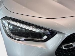 Mercedes-Benz GLA GLA200d Progressive - Image 16