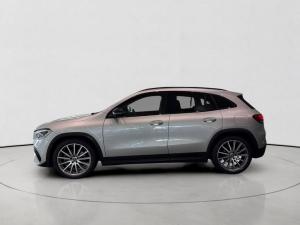 Mercedes-Benz GLA GLA200d Progressive - Image 4