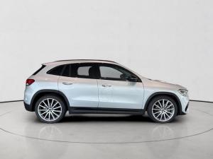 Mercedes-Benz GLA GLA200d Progressive - Image 8