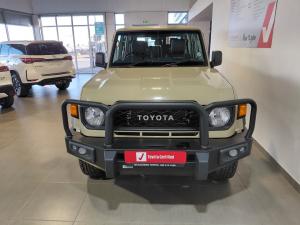 Toyota Land Cruiser 76 2.8GD-6 station wagon VX - Image 4