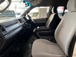 Toyota Hiace 2.5D-4D bus 14-seater GL - Image 7