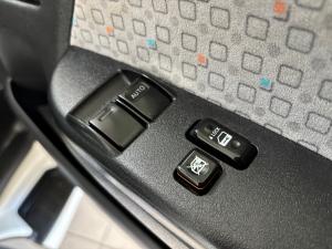 Toyota Hiace 2.5D-4D bus 14-seater GL - Image 11