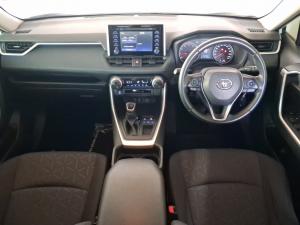 Toyota RAV4 2.0 GX auto - Image 6