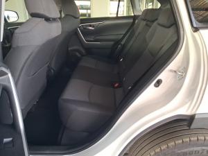 Toyota RAV4 2.0 GX auto - Image 14