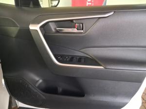Toyota RAV4 2.0 GX auto - Image 18