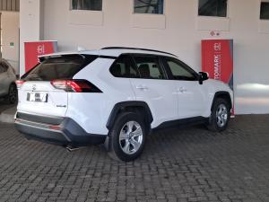 Toyota RAV4 2.0 GX auto - Image 2