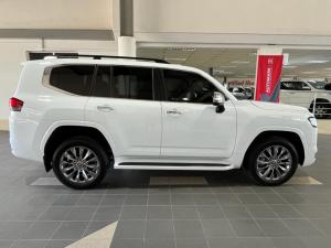Toyota Land Cruiser 300 3.3D ZX - Image 3