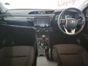 Toyota Hilux 2.4GD-6 double cab Raider manual - Image 6