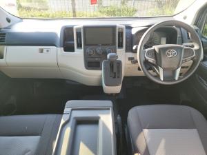 Toyota Quantum 2.8 LWB crew cab auto - Image 6
