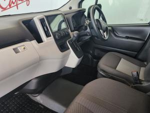 Toyota Quantum 2.8 LWB crew cab auto - Image 7