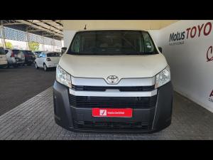 Toyota Quantum 2.8 LWB crew cab auto - Image 4