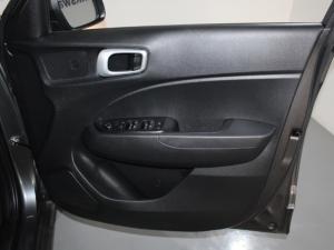 Hyundai Venue 1.2 Motion - Image 15