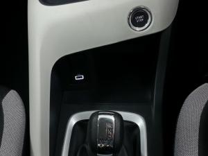 Nissan Magnite 1.0 Visia auto - Image 11