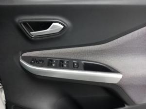 Nissan Magnite 1.0 Visia auto - Image 14