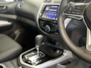 Nissan Navara 2.5DDTi double cab Stealth - Image 8