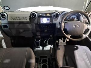 Toyota Land Cruiser 79 4.0 V6 single cab - Image 15