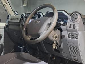 Toyota Land Cruiser 79 4.0 V6 single cab - Image 20