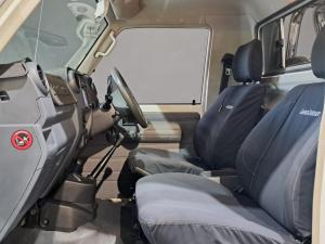 Toyota Land Cruiser 79 4.0 V6 single cab - Image 23