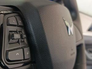 Mahindra XUV700 2.0T AX5 - Image 16