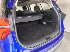 Mahindra XUV700 2.0T AX5 - Image 8