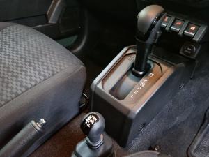 Suzuki Jimny 1.5 GLX AllGrip 5-door auto - Image 9