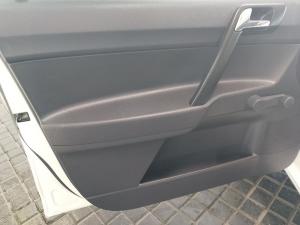 Volkswagen Polo Vivo 5-door 1.4 - Image 13
