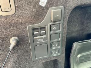 Land Rover Discovery D300 R-Dynamic SE - Image 12