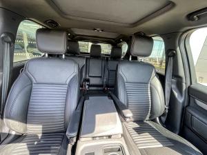 Land Rover Discovery D300 R-Dynamic SE - Image 17