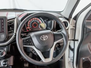 Toyota Vitz 1.0 XR manual - Image 8