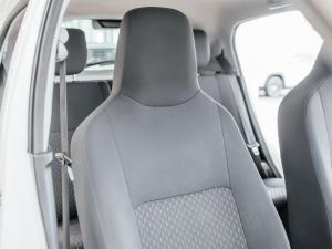 Toyota Vitz 1.0 XR manual - Image 11