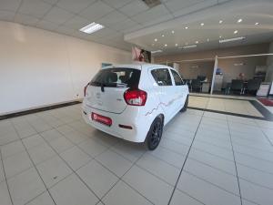 Toyota Vitz 1.0 XR manual - Image 2