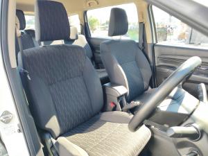 Toyota Rumion 1.5 SX manual - Image 18