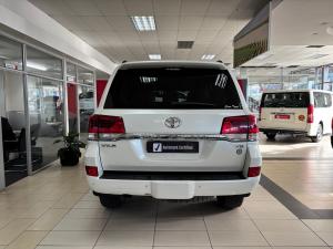 Toyota Land Cruiser 200 4.5D-4D V8 VX-R - Image 5