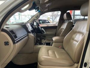 Toyota Land Cruiser 200 4.5D-4D V8 VX-R - Image 7