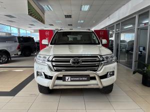 Toyota Land Cruiser 200 4.5D-4D V8 VX-R - Image 4