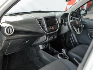 Toyota Vitz 1.0 XR manual - Image 7