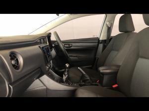 Toyota Corolla Quest 1.8 Plus manual - Image 7