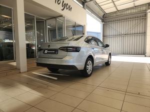 Volkswagen Polo sedan 1.6 auto - Image 2