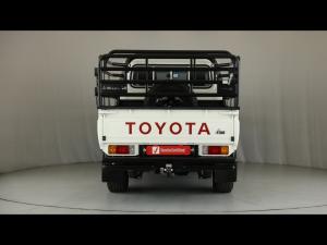 Toyota Land Cruiser 79 2.8GD-6 double cab auto - Image 5