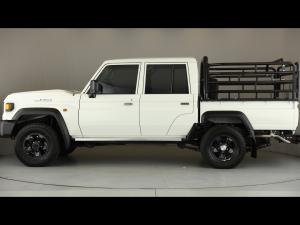 Toyota Land Cruiser 79 2.8GD-6 double cab auto - Image 22
