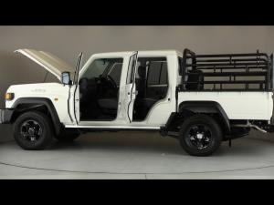Toyota Land Cruiser 79 2.8GD-6 double cab auto - Image 26
