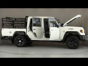 Toyota Land Cruiser 79 2.8GD-6 double cab auto - Image 30