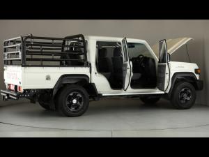 Toyota Land Cruiser 79 2.8GD-6 double cab auto - Image 31
